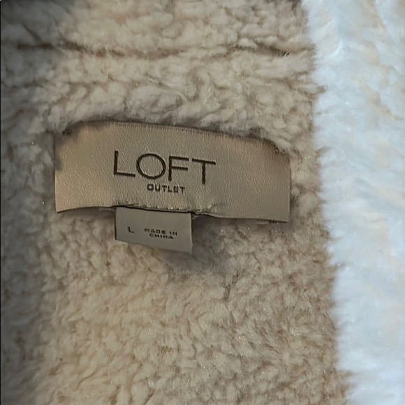 LOFT OUTLET FAUX FUR CREAM SHERPA VEST SIZE L - Picture 2 of 5